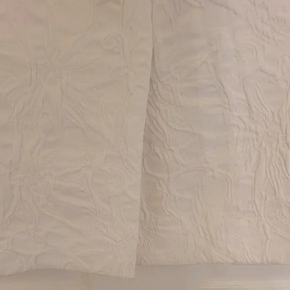 Kasper Ivory White Embossed Pencil Skirt Size 4P - Picture 5 of 7